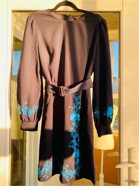 Ted Baker London Zephyra Bluebell Embroidered Belted Dress Navy Size 4 US 10 NWT